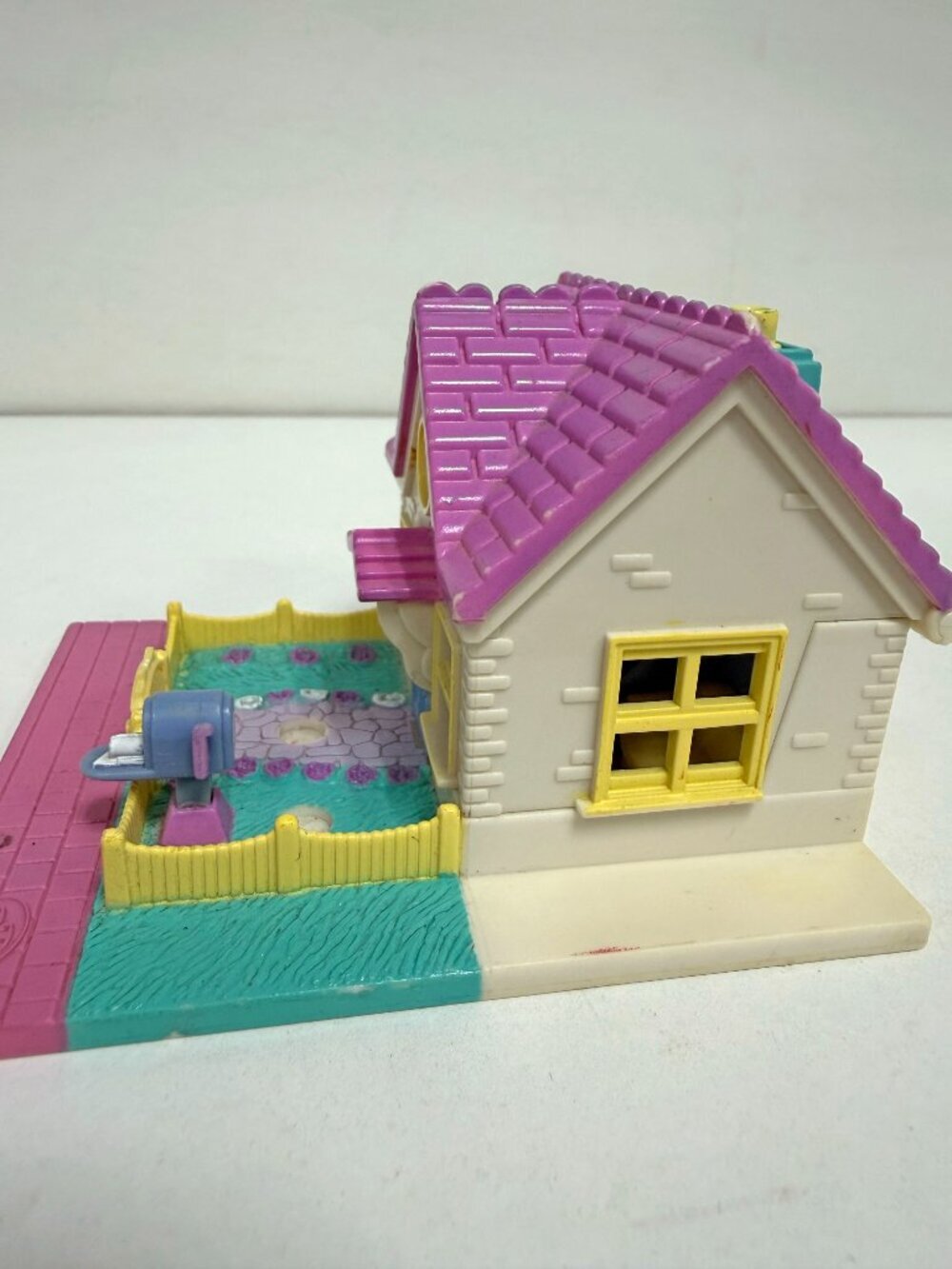 Vintage Polly Pocket Cozy Cottage - Picture 7 of 14